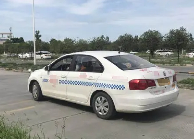 奉贤驾校报名电话：掌握学车的精髓很重要